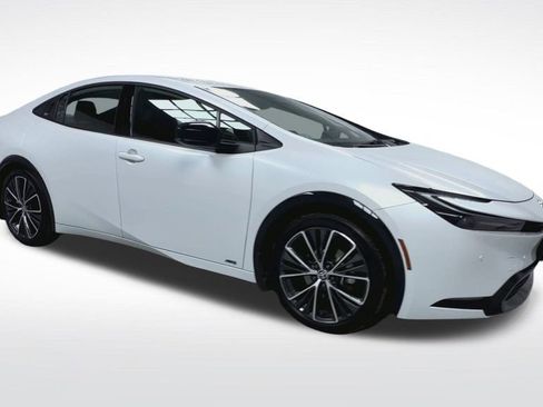 Certified 2024 Toyota Prius XLE image 17