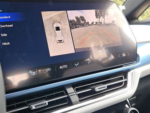 New 2026 Chevrolet Equinox EV LT image 16