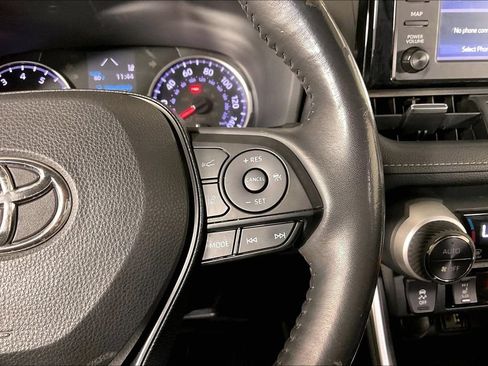 Used 2019 Toyota RAV4 XLE Premium w/ Cold Weather Package AWD/4WD image 19
