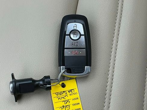 Used 2020 Ford Edge SEL FWD image 36