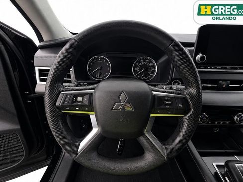 Used 2024 Mitsubishi Outlander ES FWD image 8