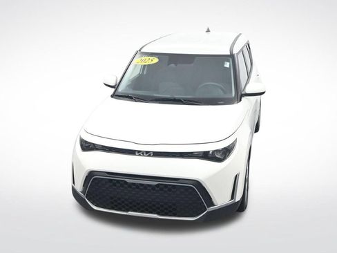 Used 2025 Kia Soul LX w/ LX Technology Package FWD image 23