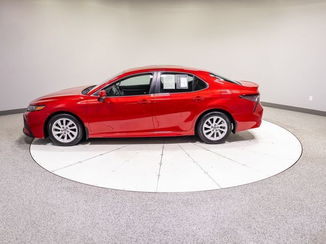 Used 2021 Toyota Camry SE AWD/4WD image 32