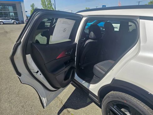 New 2025 Chevrolet Equinox EV RS image 18