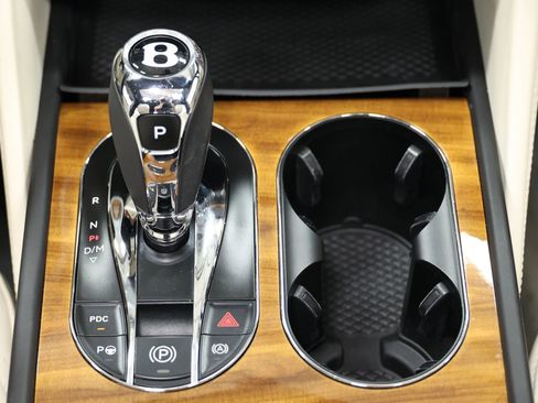 Used 2018 Bentley Bentayga Onyx Edition AWD/4WD image 50