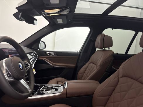 New 2026 BMW X5 xDrive40i w/ M Sport Package AWD/4WD image 24