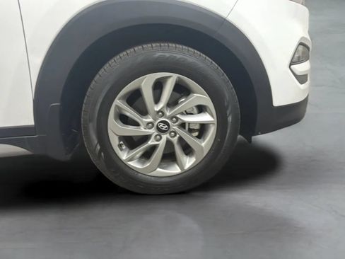 Used 2017 Hyundai Tucson SE w/ SE Popular Package 02 FWD image 24