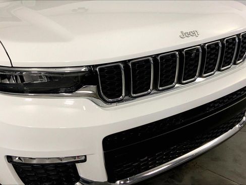 Used 2025 Jeep Grand Cherokee L Limited w/ Luxury Tech Group II AWD/4WD image 29