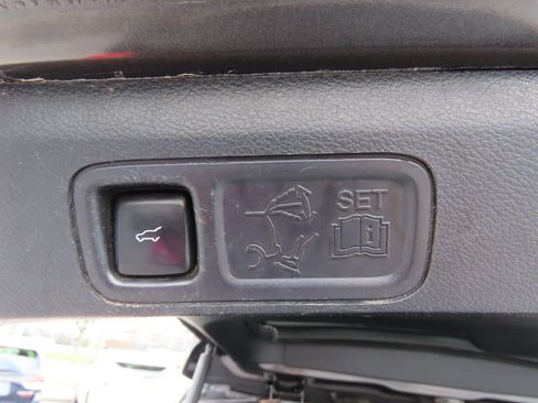 Used 2019 Ford Expedition XLT w/ Equipment Group 202A image 15