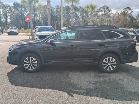 Certified 2023 Subaru Outback Premium image 7