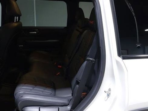 Used 2025 Nissan Armada PRO-4X AWD/4WD image 21