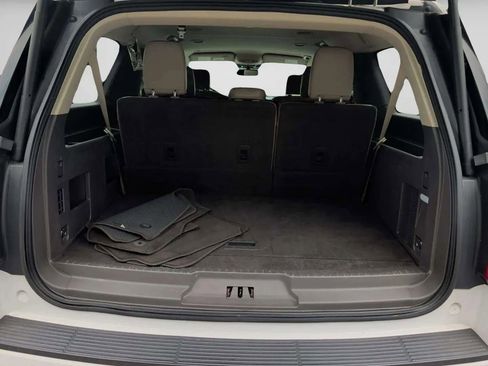Used 2020 Ford Expedition Max XLT w/ Equipment Group 202A RWD image 34