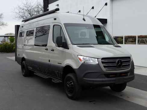 Used 2020 Mercedes-Benz Sprinter 3500 image 14
