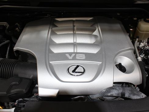 Used 2021 Lexus LX 570 4WD w/ Luxury Package image 24