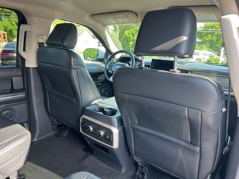 Used 2024 Ford Expedition XLT AWD/4WD image 26