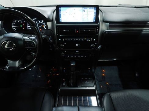 Used 2022 Lexus GX 460 Premium w/ Accessory Package AWD/4WD image 19