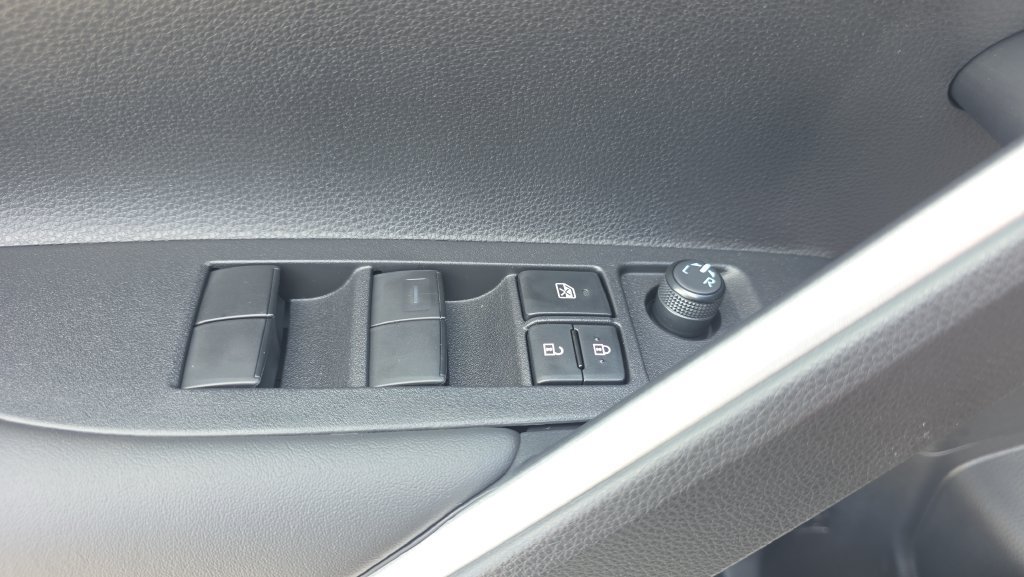 New 2026 Toyota Corolla Cross LE w/ Moonroof Package FWD image 20