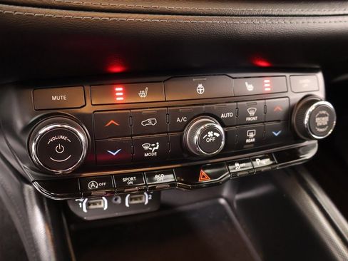 Used 2021 Dodge Durango GT image 7