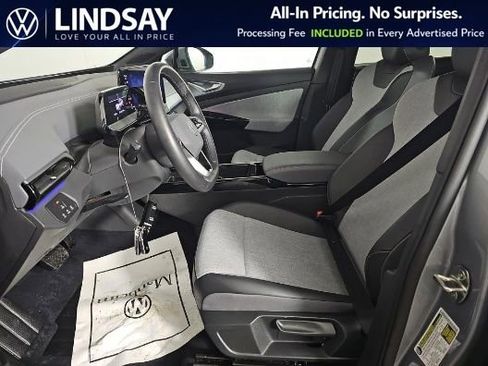 Used 2023 Volkswagen ID.4 Pro image 4