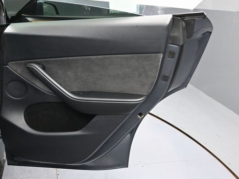 Used 2023 Tesla Model Y Long Range image 41