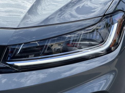 Used 2025 Volkswagen Jetta SE w/ Sunroof Package FWD image 5