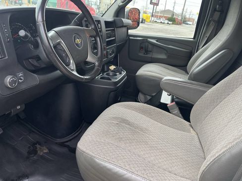 Used 2015 Chevrolet Express 2500 2500 3dr Cargo Van image 5