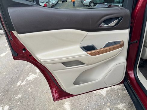 Used 2017 GMC Acadia Denali w/ Technology Package image 3