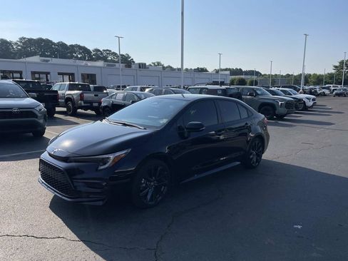 Used 2025 Toyota Corolla SE FWD image 4