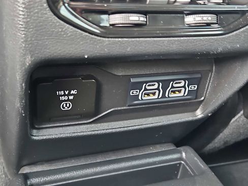 Used 2024 Jeep Grand Cherokee L Limited w/ Luxury Tech Group II image 23