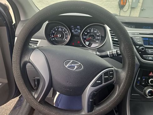 Used 2016 Hyundai Elantra SE FWD image 6