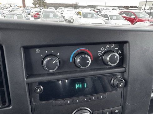 Used 2014 Chevrolet Express 2500 image 7