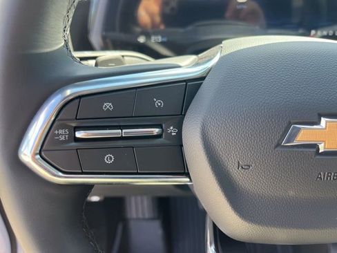 New 2026 Chevrolet Equinox LT w/ Convenience Package II FWD image 17