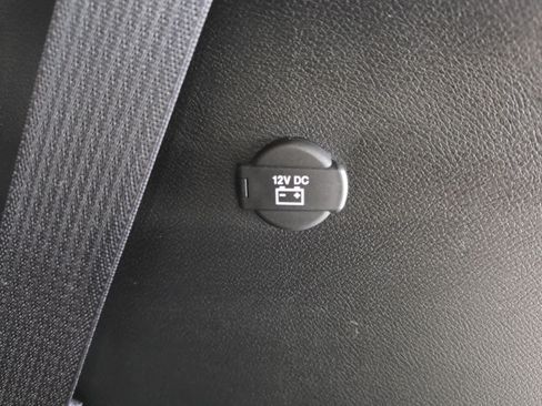 Used 2026 Chrysler Pacifica Limited FWD image 36