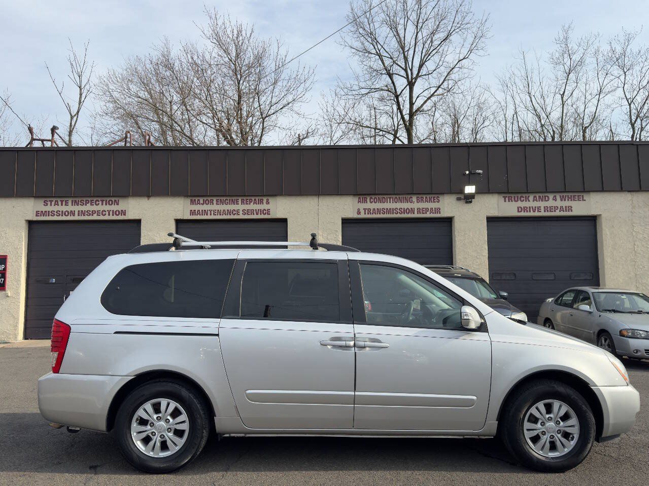 Used 2012 Kia Sedona LX w/ PWR Pkg FWD image 7