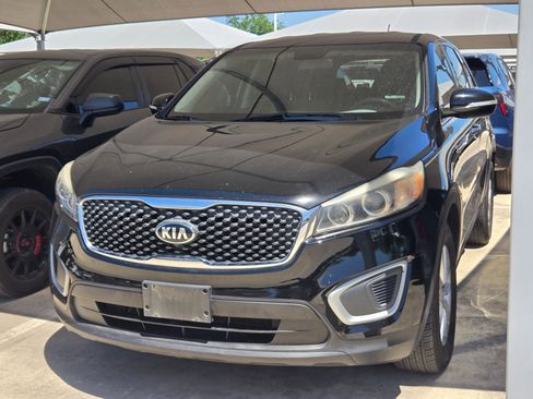 Used 2018 Kia Sorento L FWD image 3