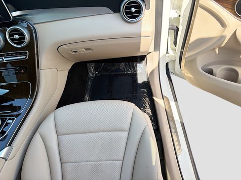 Used 2019 Mercedes-Benz GLC 300 image 17