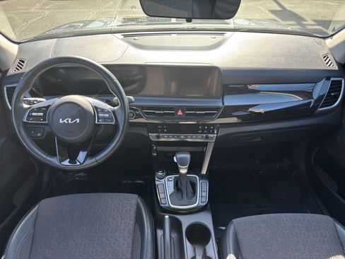 Used 2025 Kia Seltos S image 34