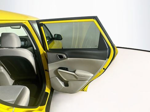 Used 2020 Kia Soul LX FWD image 27
