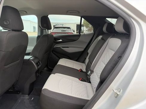 Used 2021 Chevrolet Equinox LS w/ LS Convenience Package AWD/4WD image 34