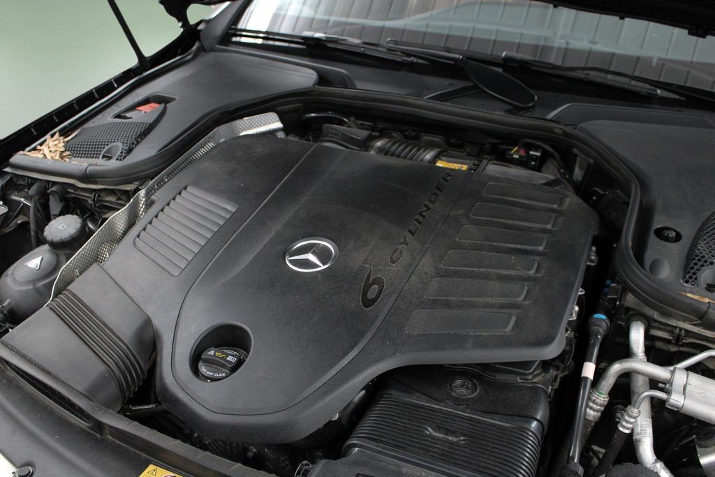 Used 2023 Mercedes-Benz E 450 Cabriolet image 40