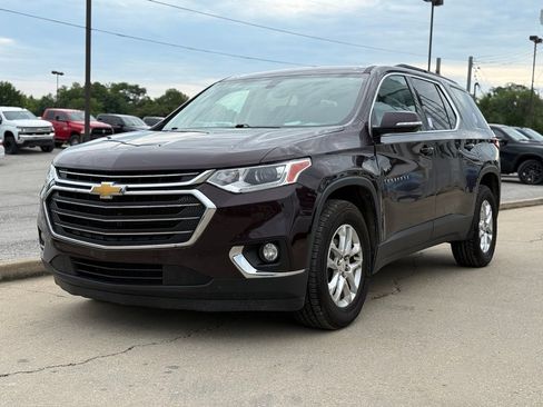 Used 2020 Chevrolet Traverse LT FWD image 2