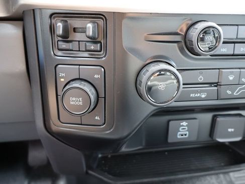 Used 2025 Ford F550 4x4 Crew Cab Super Duty image 28