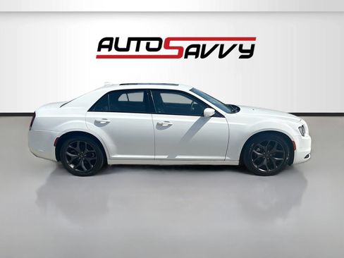 Used 2023 Chrysler 300 S w/ Comfort Group RWD image 8