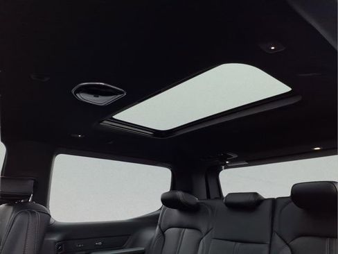 New 2026 Jeep Grand Wagoneer Limited AWD/4WD image 12