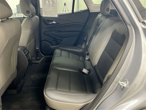 Used 2024 Chevrolet Trax ACTIV w/ Sunroof Package image 23