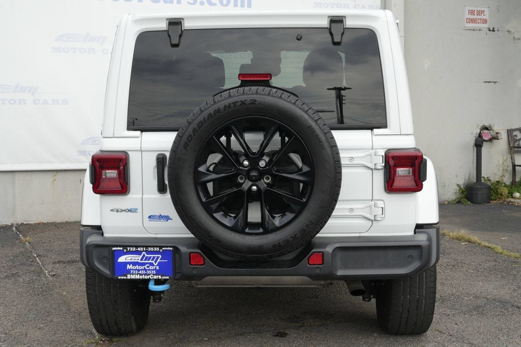 Used 2024 Jeep Wrangler Unlimited Sahara w/ Technology Group AWD/4WD image 6