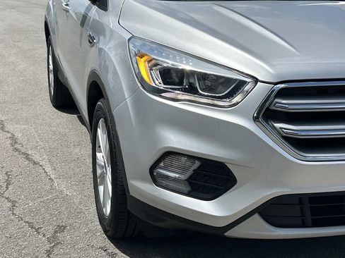 Used 2017 Ford Escape SE w/ Equipment Group 201A FWD image 14