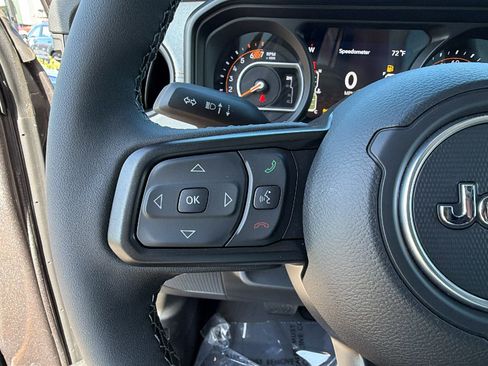 Used 2025 Jeep Wrangler Unlimited Sport AWD/4WD image 27
