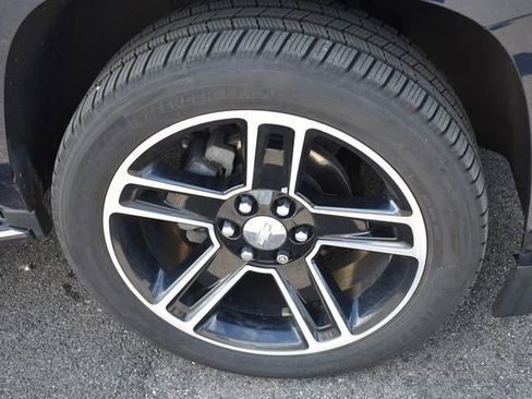 Used 2018 Chevrolet Tahoe Premier AWD/4WD image 11