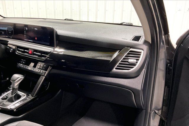 Used 2024 Kia Seltos S AWD/4WD image 16